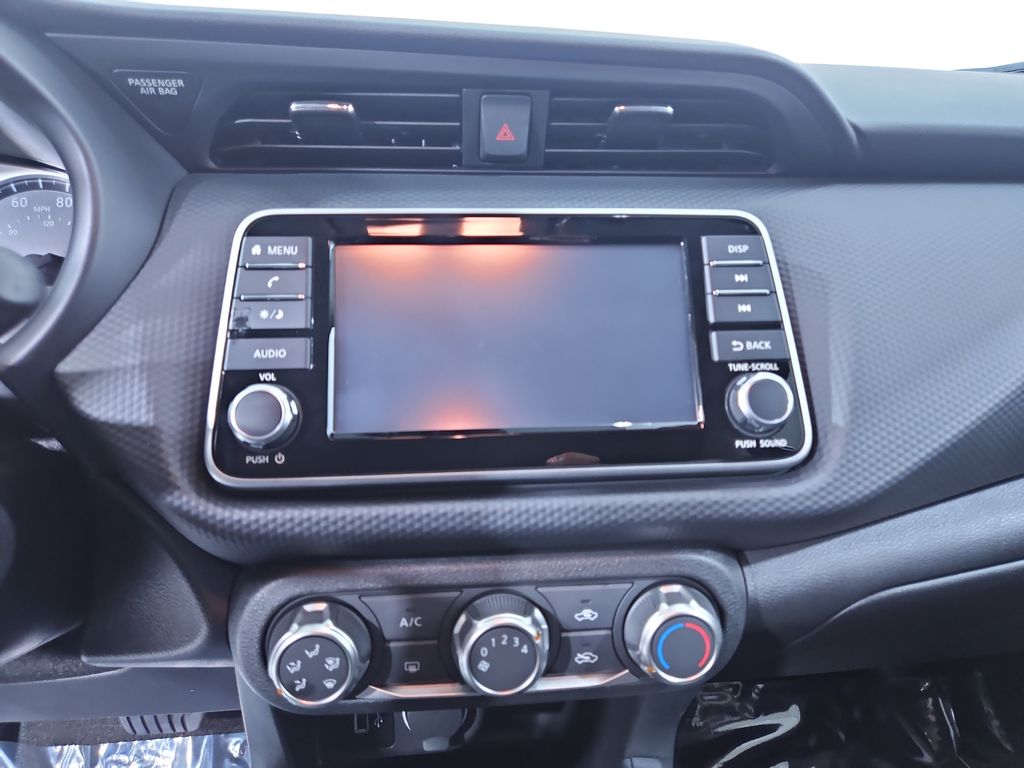 2024 Nissan Kicks S photo 16