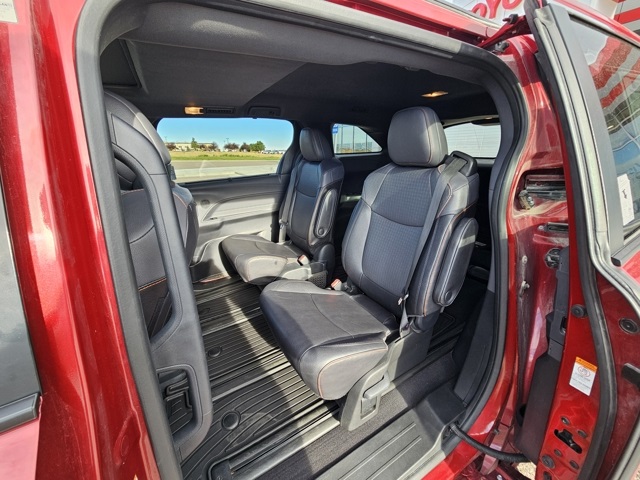 2024 Toyota Sienna XSE photo 16