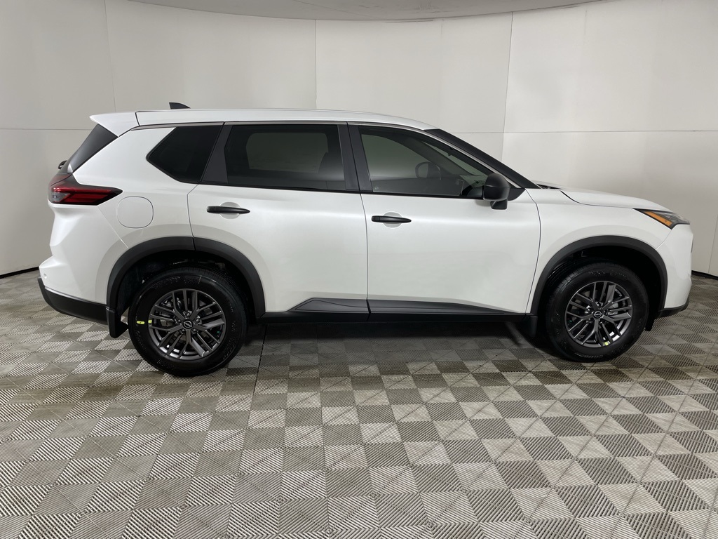 2025 Nissan Rogue S photo 9