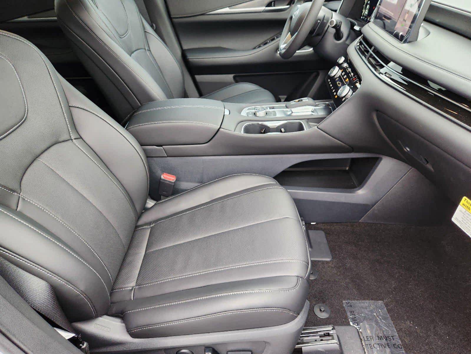 2025 Infiniti QX60 Luxe photo 8