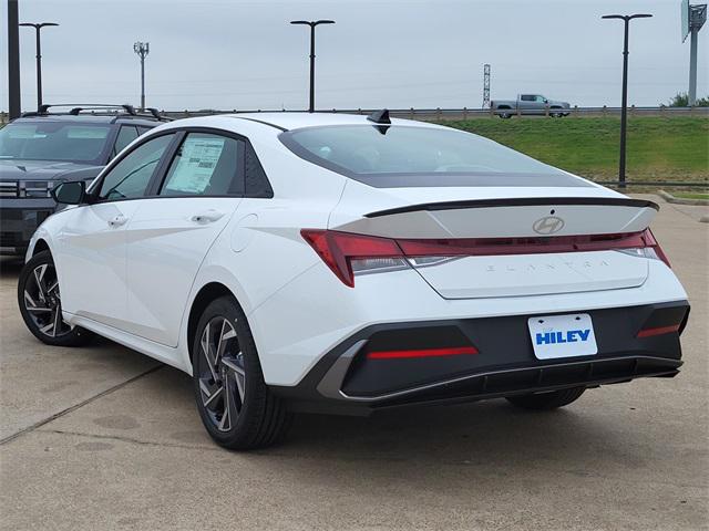 2025 Hyundai Elantra SEL Sport photo 3
