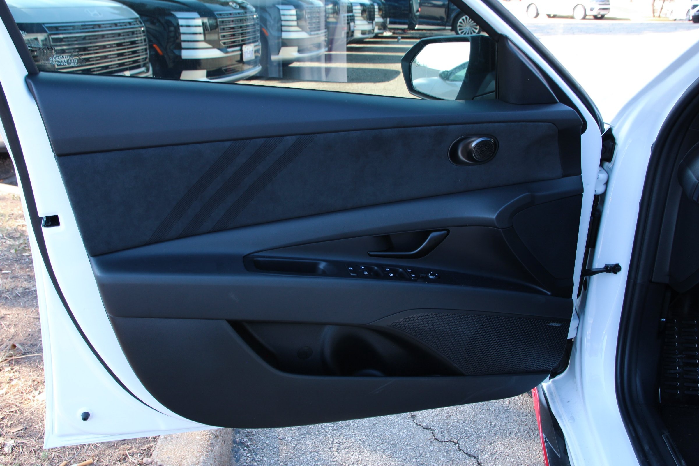 2025 Hyundai Elantra N Base photo 11