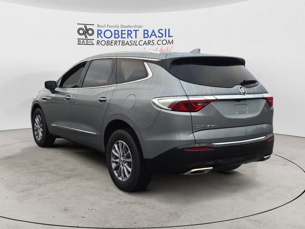 2024 Buick Enclave Essence photo 2