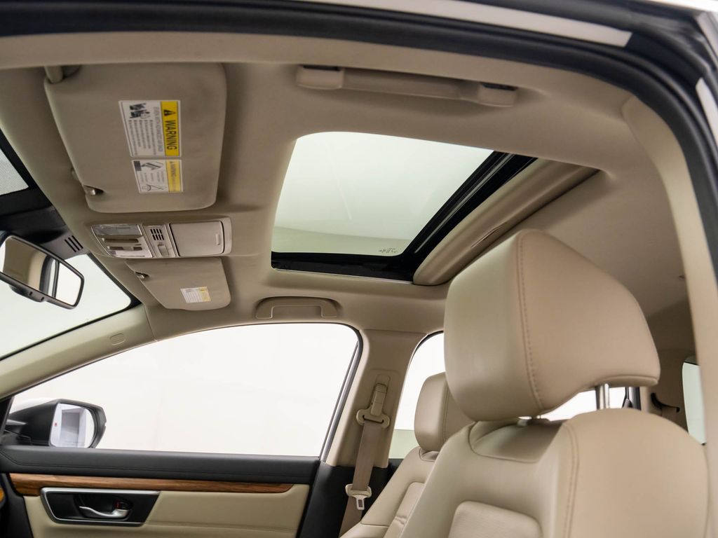 2019 Honda CR-V Touring photo 13