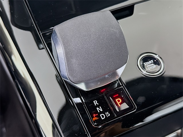 2025 Land Rover Range Rover Sport SE photo 15