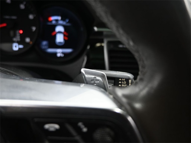 2018 Porsche Macan Base photo 18