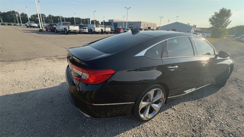 2018 Honda Accord Touring 2.0T photo 7