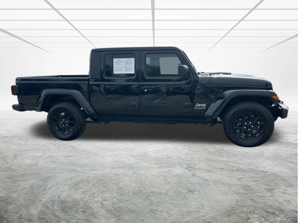 2023 Jeep Gladiator Overland photo 3