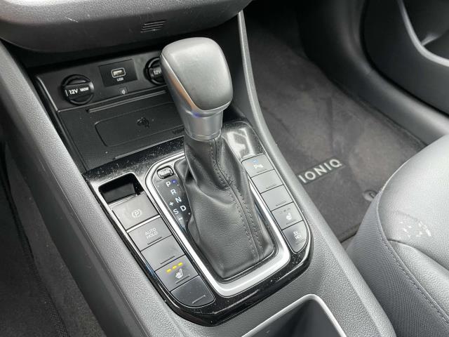 2021 Hyundai Ioniq Plug-In Hybrid Limited photo 28