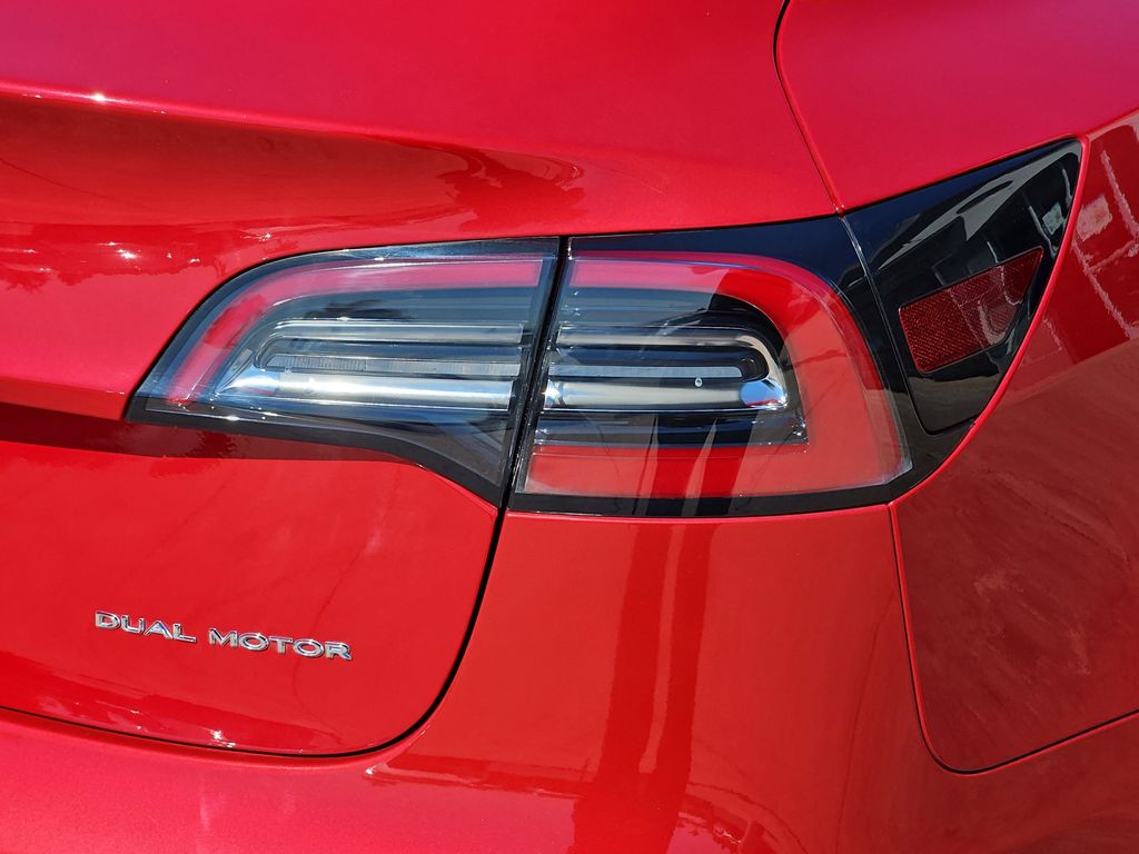 2018 Tesla Model 3 Long Range photo 35