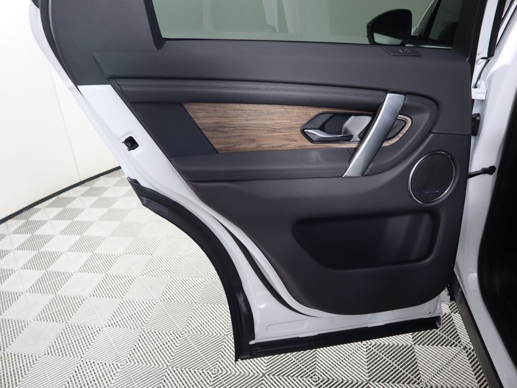 2025 Land Rover Discovery Sport S photo 27