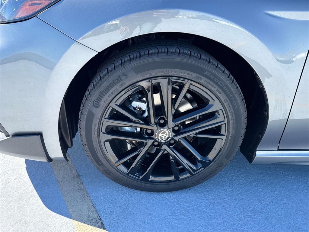 2026 Toyota Camry SE photo 4