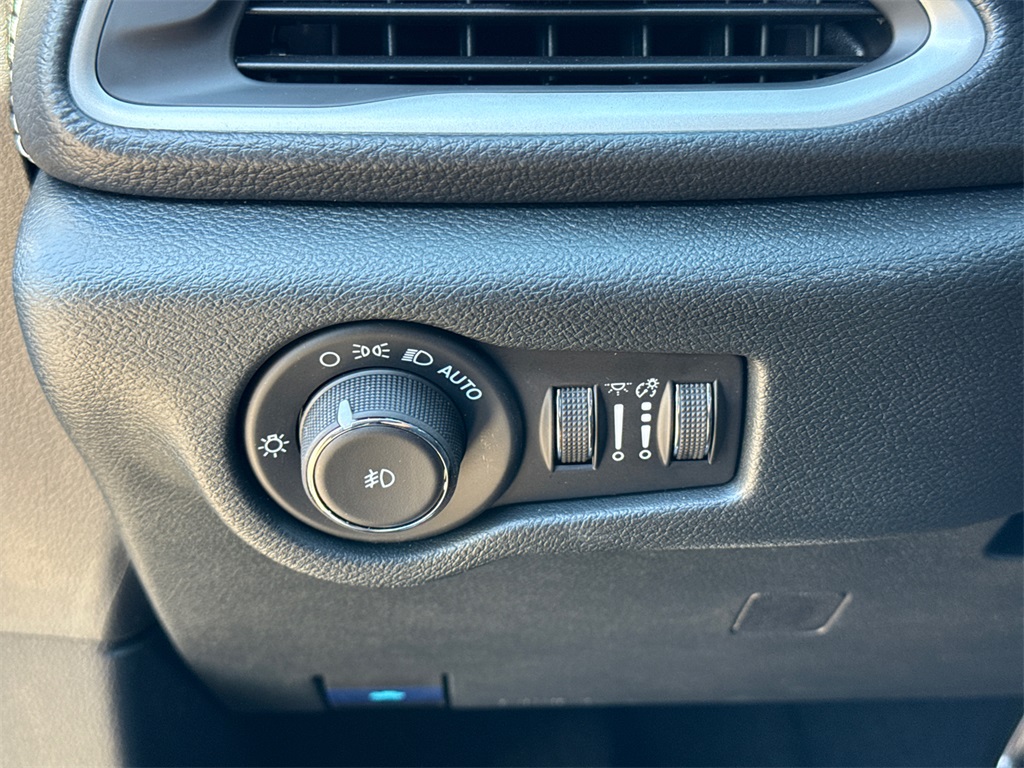 2025 Chrysler Pacifica photo 26