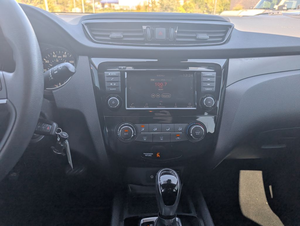 2021 Nissan Rogue Sport S photo 18