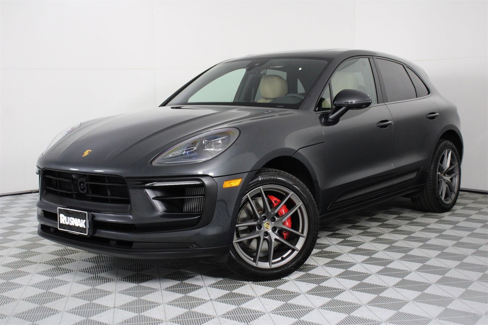 2025 Porsche Macan S's photo