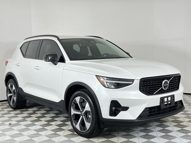 2024 Volvo XC40 Plus's photo