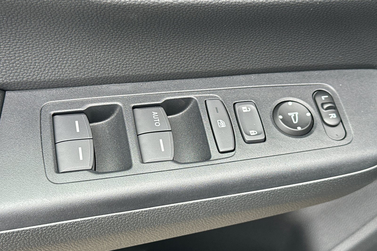 2026 Honda CR-V LX photo 11