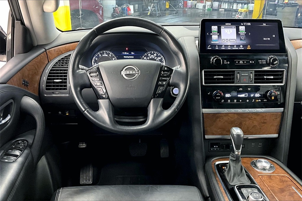 2023 Nissan Armada SL photo 2