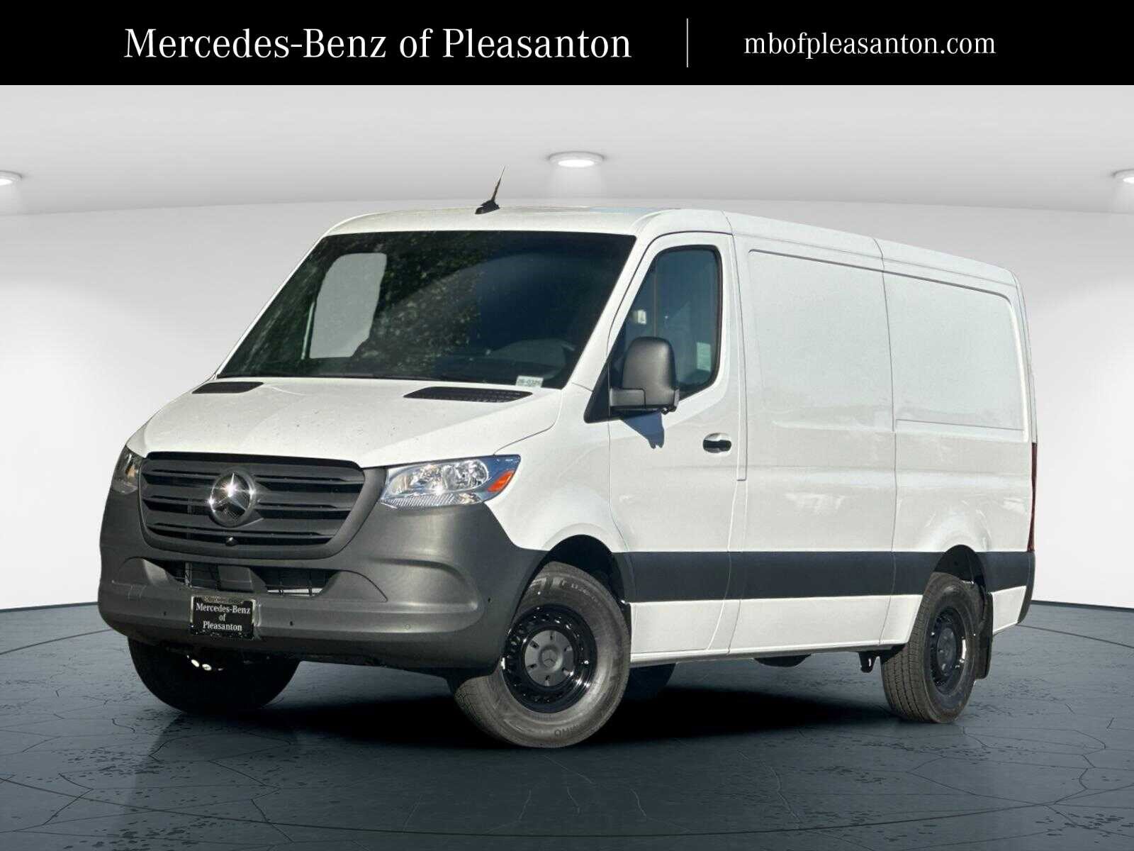 2026 Mercedes-Benz Sprinter Cargo Van Base's photo