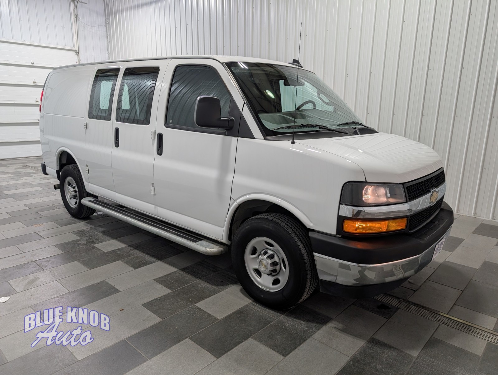 2024 Chevrolet Express 2500 Cargo photo 4