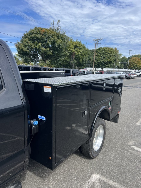 2025 Ford F-450 XLT photo 3