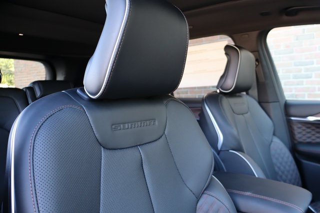 2025 Jeep Grand Cherokee Summit photo 47
