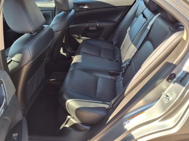 2010 Suzuki Kizashi photo 14