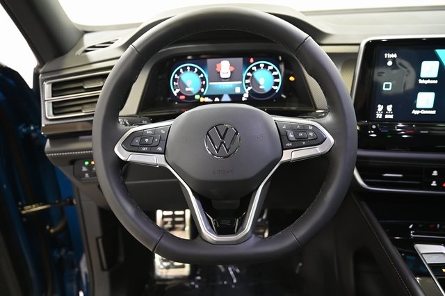 2025 Volkswagen Atlas Cross Sport SEL Premium R-Line photo 3