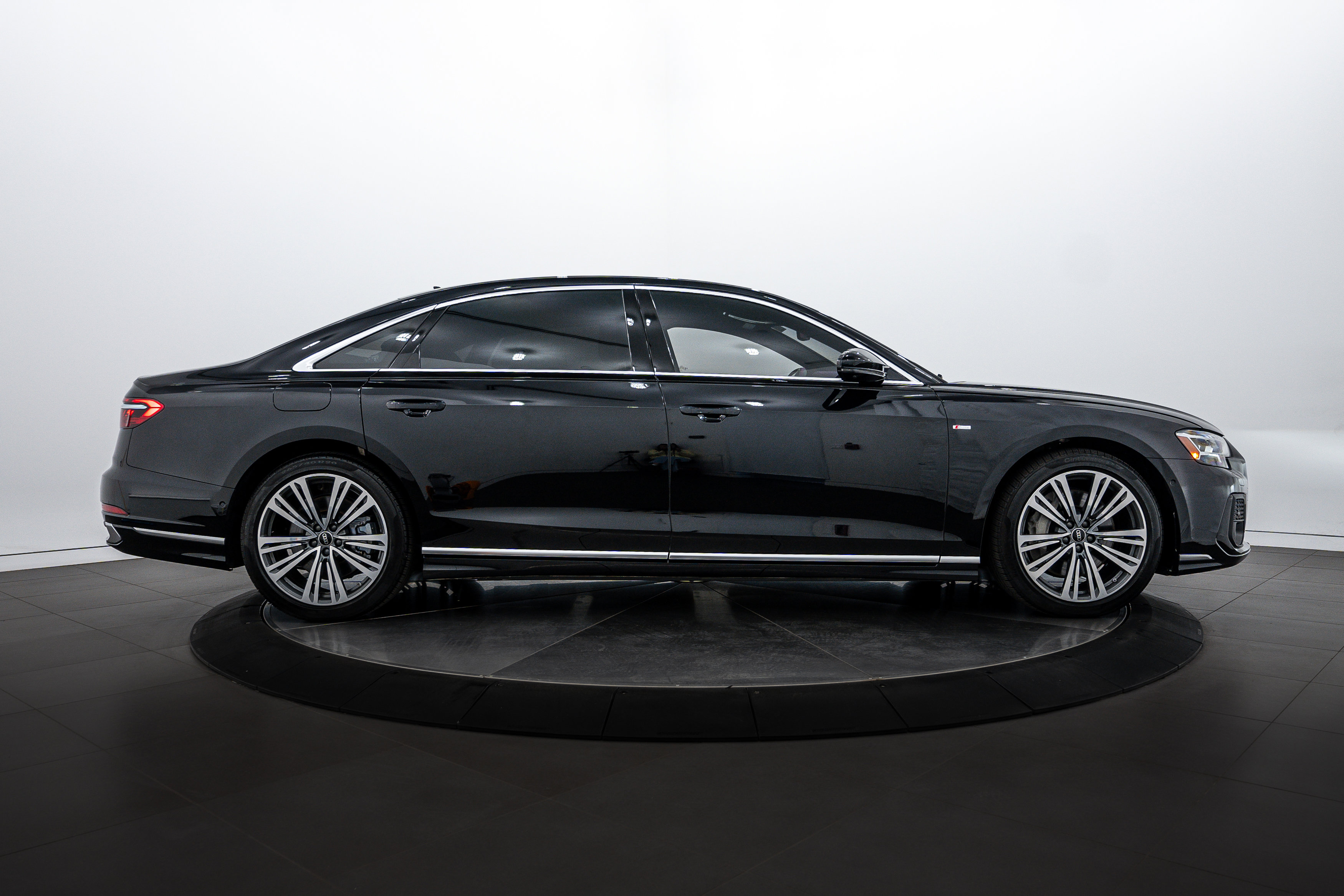 2024 Audi A8 L Quattro photo 3