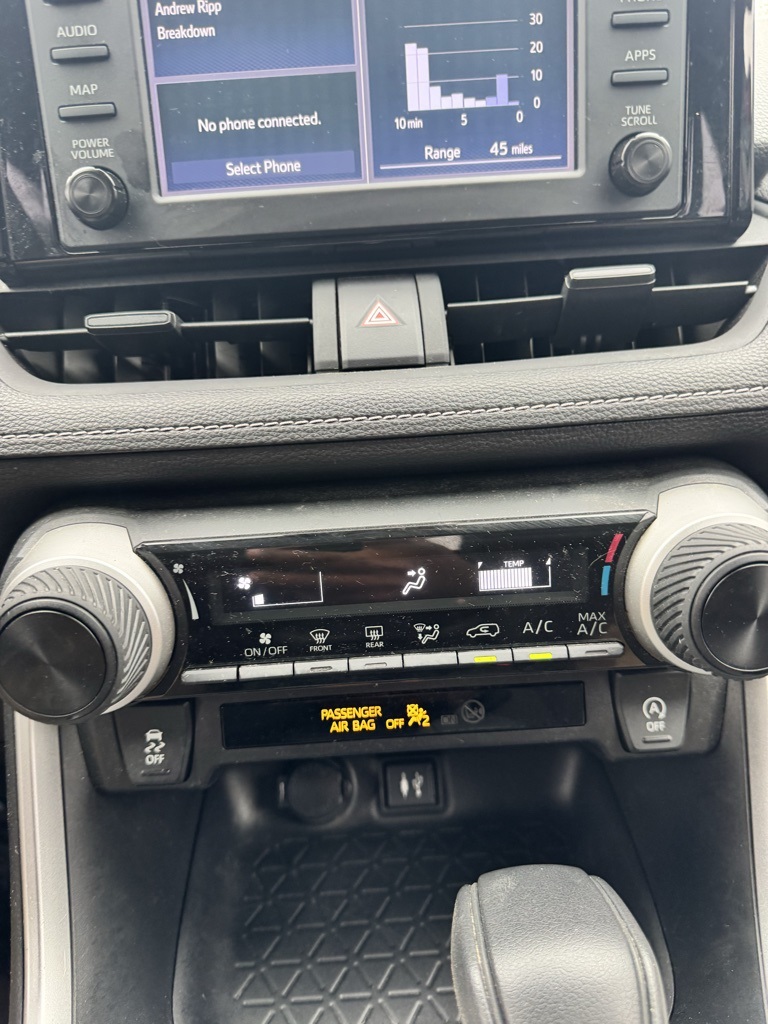 2019 Toyota RAV4 LE photo 7