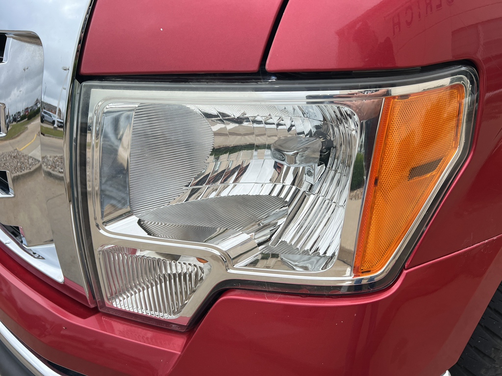 2010 Ford F-150 XLT photo 12