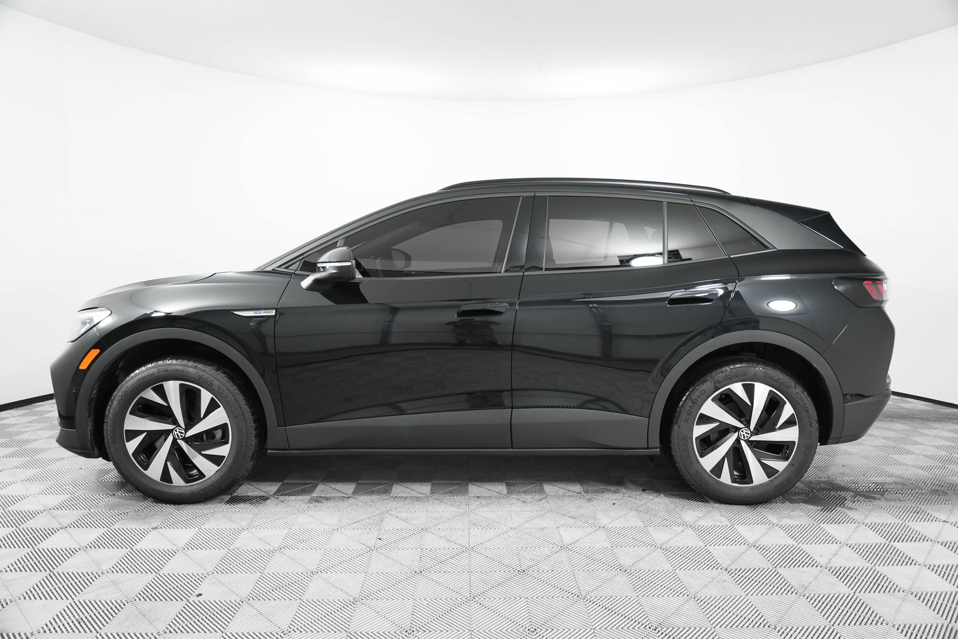 2023 Volkswagen ID.4 Pro photo 4
