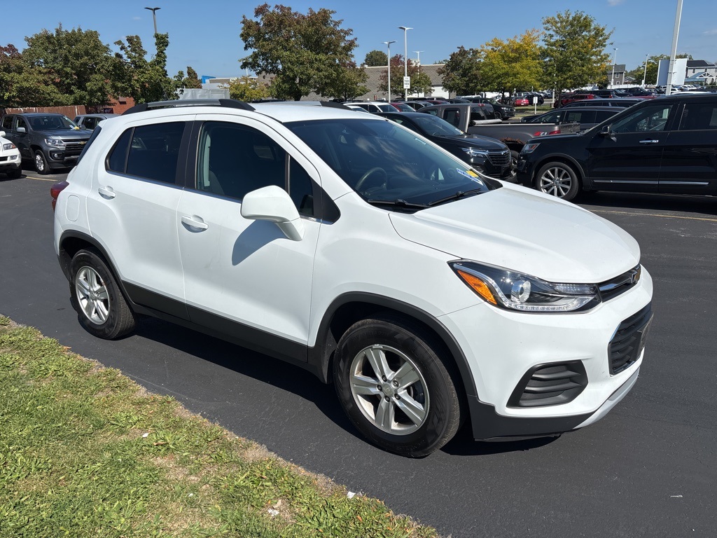 2019 Chevrolet Trax LT photo 2