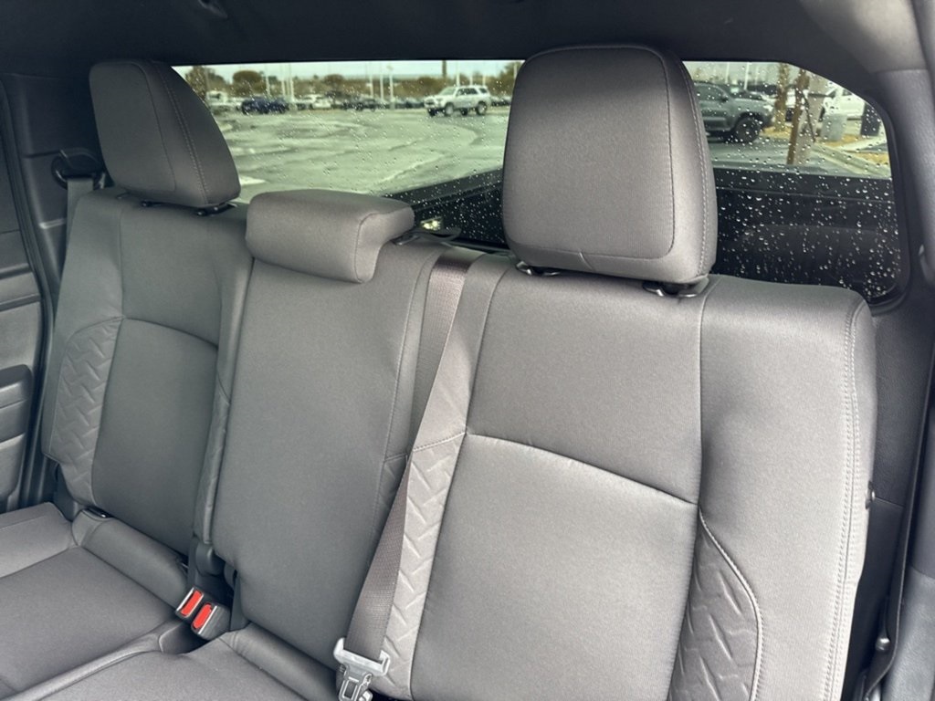 2025 Toyota Tacoma SR5 photo 4