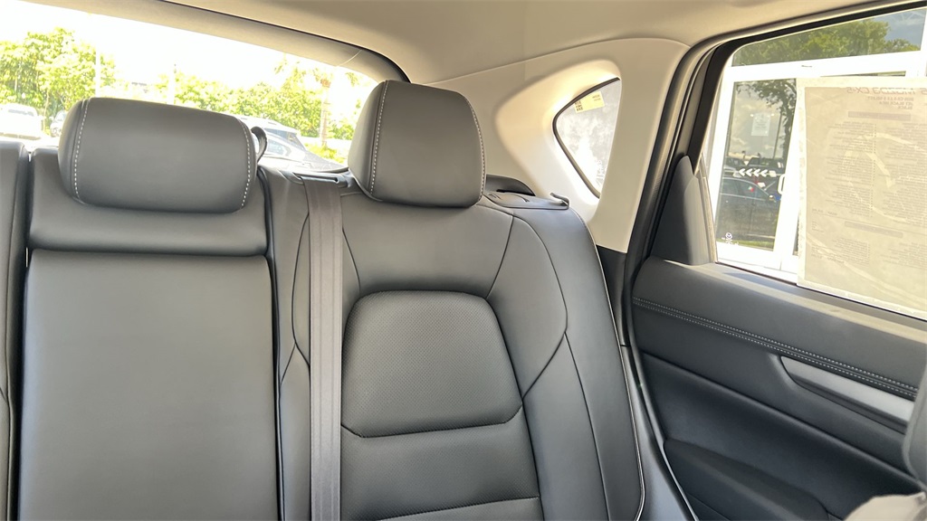 2025 Mazda CX-5 2.5 Select photo 26