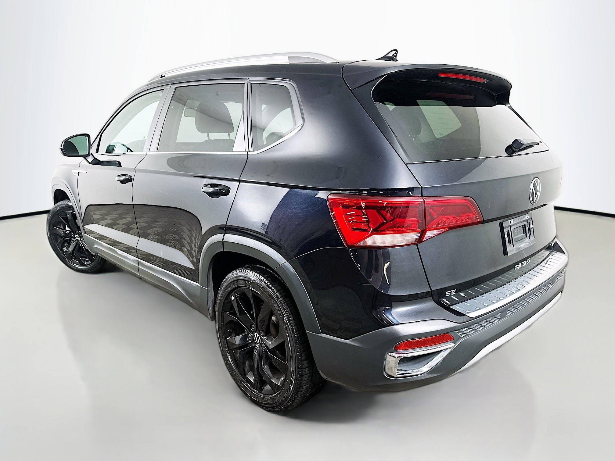 2022 Volkswagen Taos SE photo 5