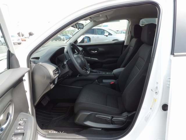 2026 Honda HR-V LX photo 14