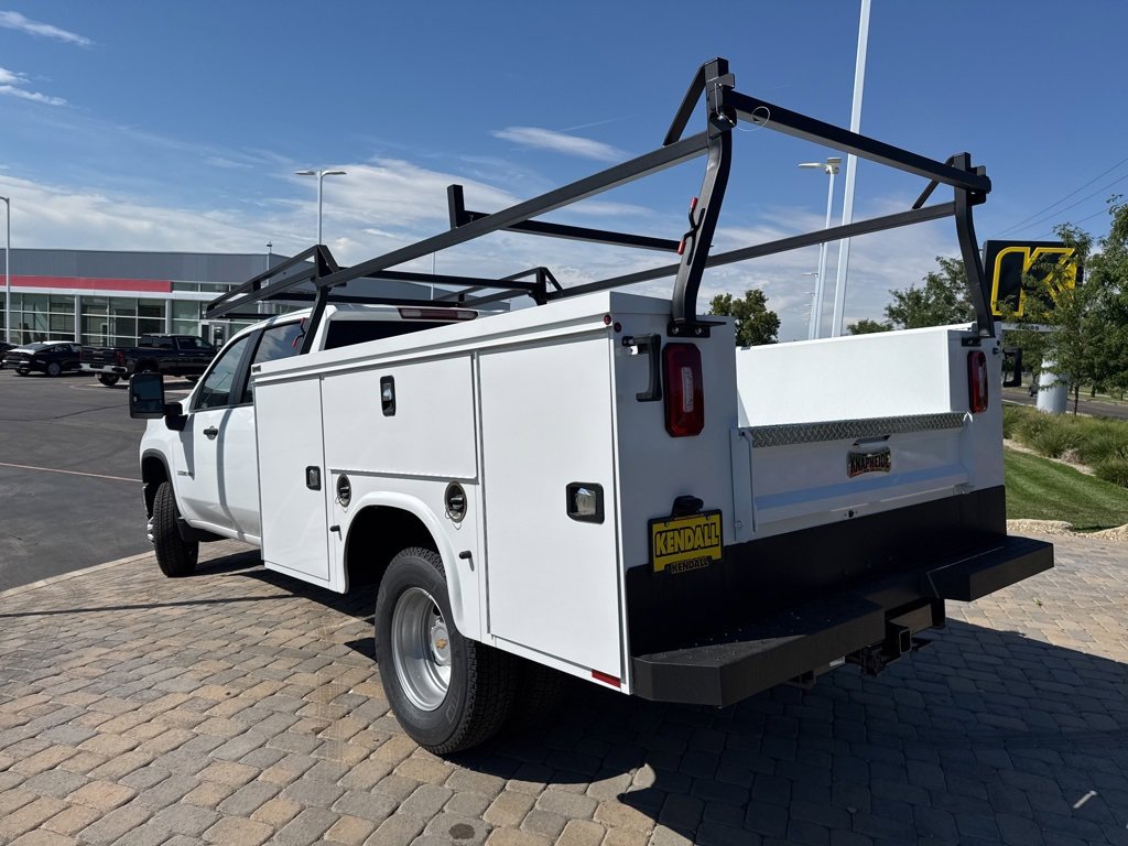 2024 Chevrolet Silverado 3500HD Work Truck photo 3