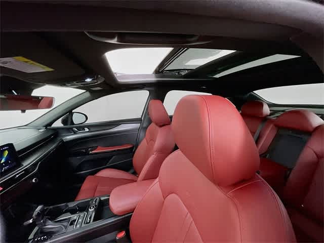 2025 Kia K5 GT-Line photo 9