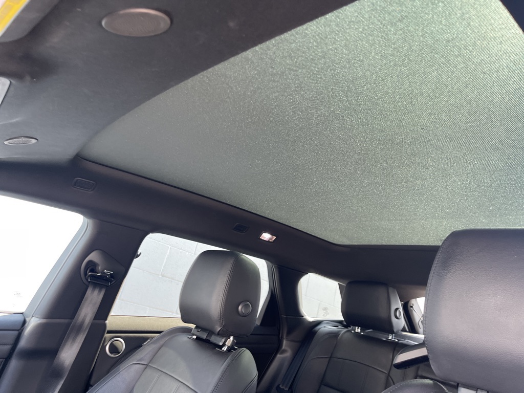 2023 Land Rover Range Rover Evoque R-Dynamic SE photo 7