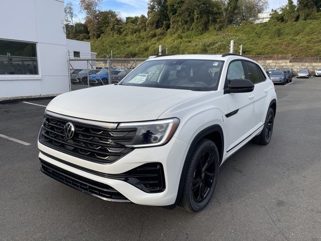 2026 Volkswagen Atlas Cross Sport SEL R-Line photo 3