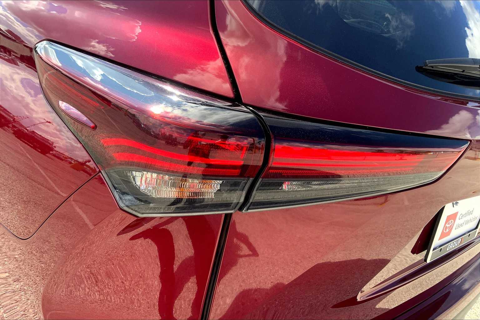 2024 Toyota Highlander LE photo 26