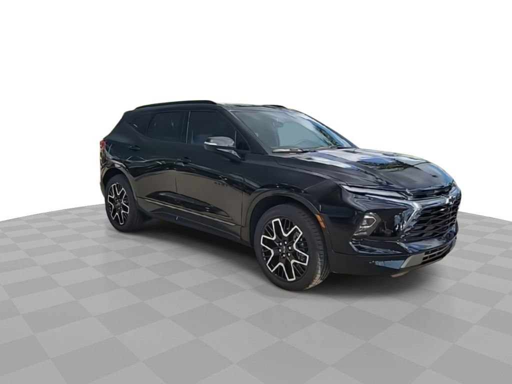 2025 Chevrolet Blazer RS photo 2