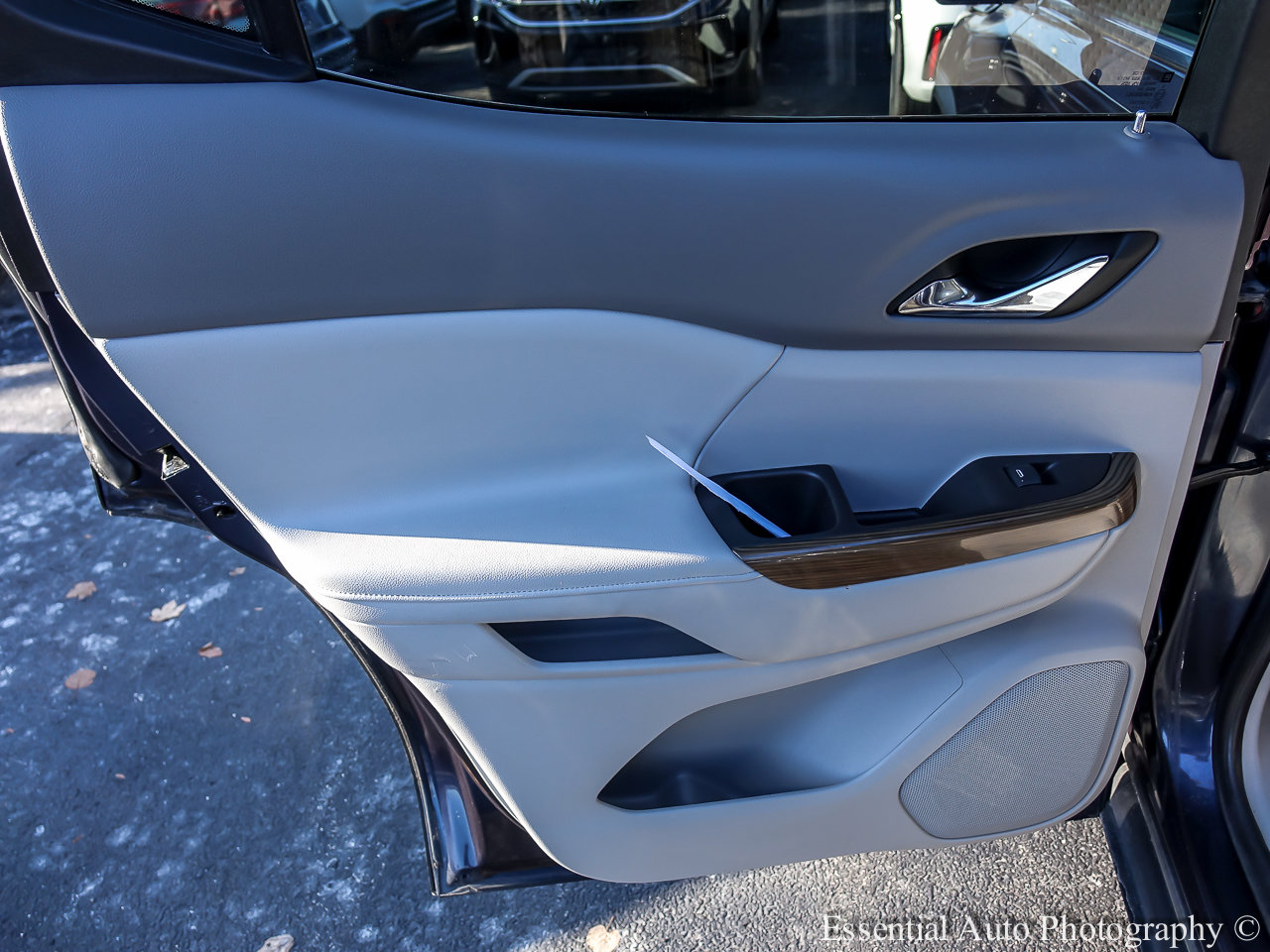 2018 GMC ACADIA - Image 17