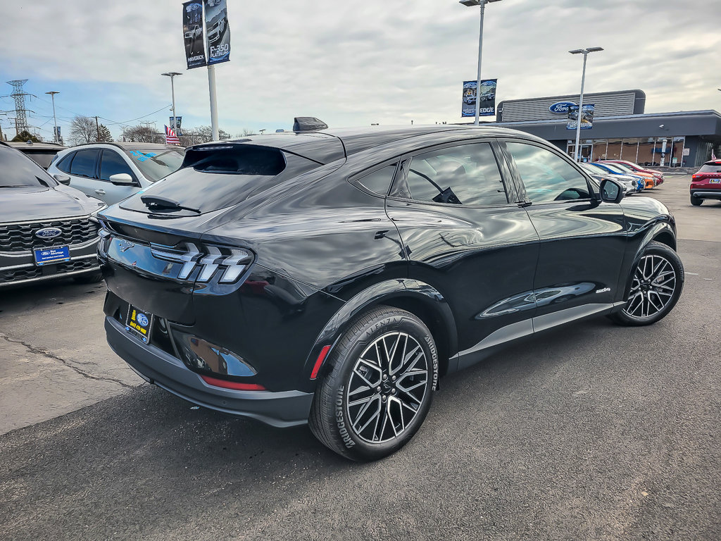 2025 FORD MUSTANG MACH-E - Image 9