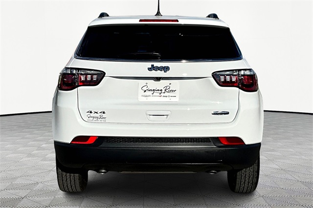 2025 Jeep Compass Latitude photo 2