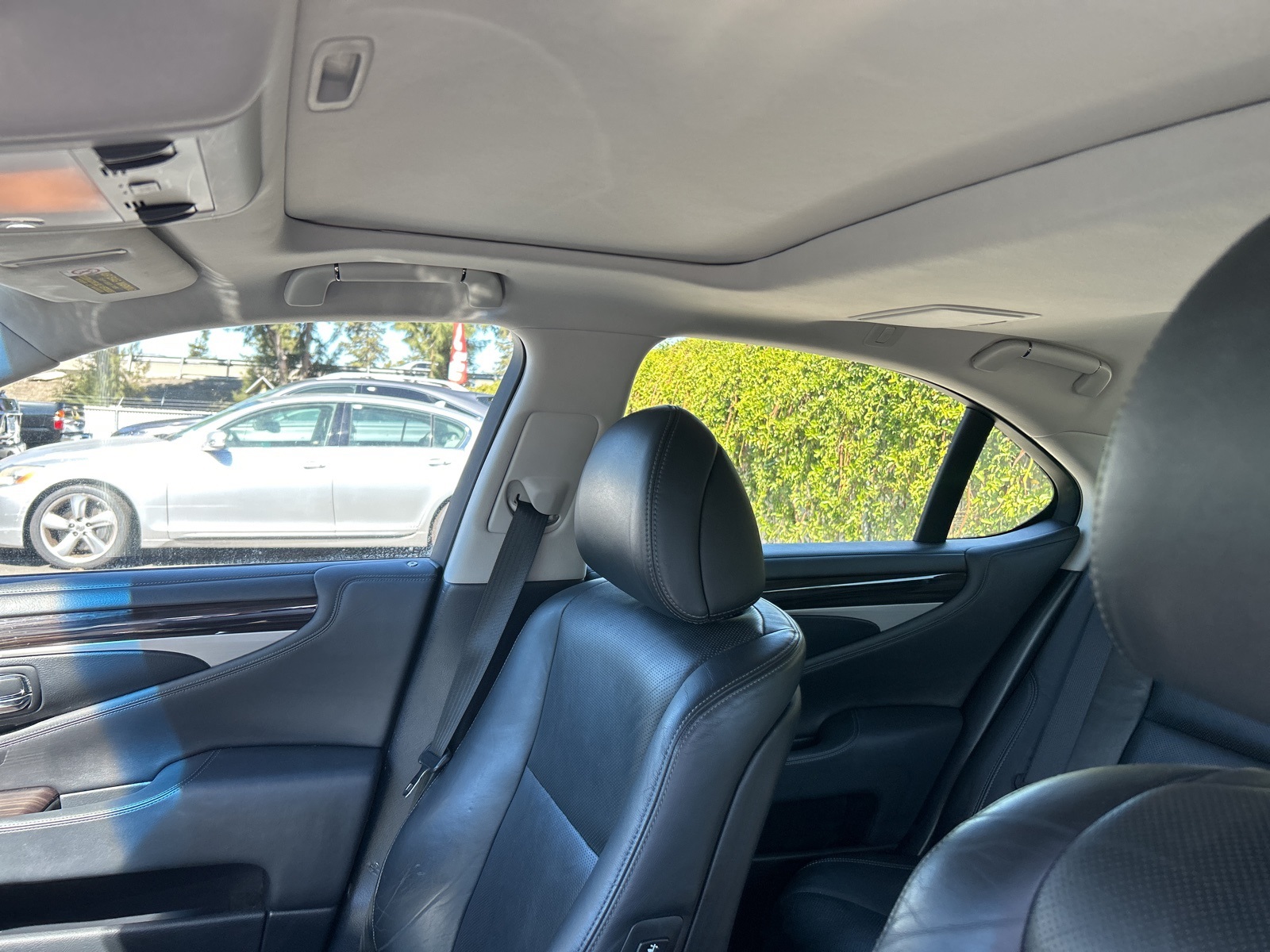 2014 Lexus LS 460 photo 8