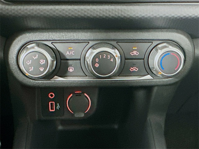 2025 Nissan Kicks Play S photo 15