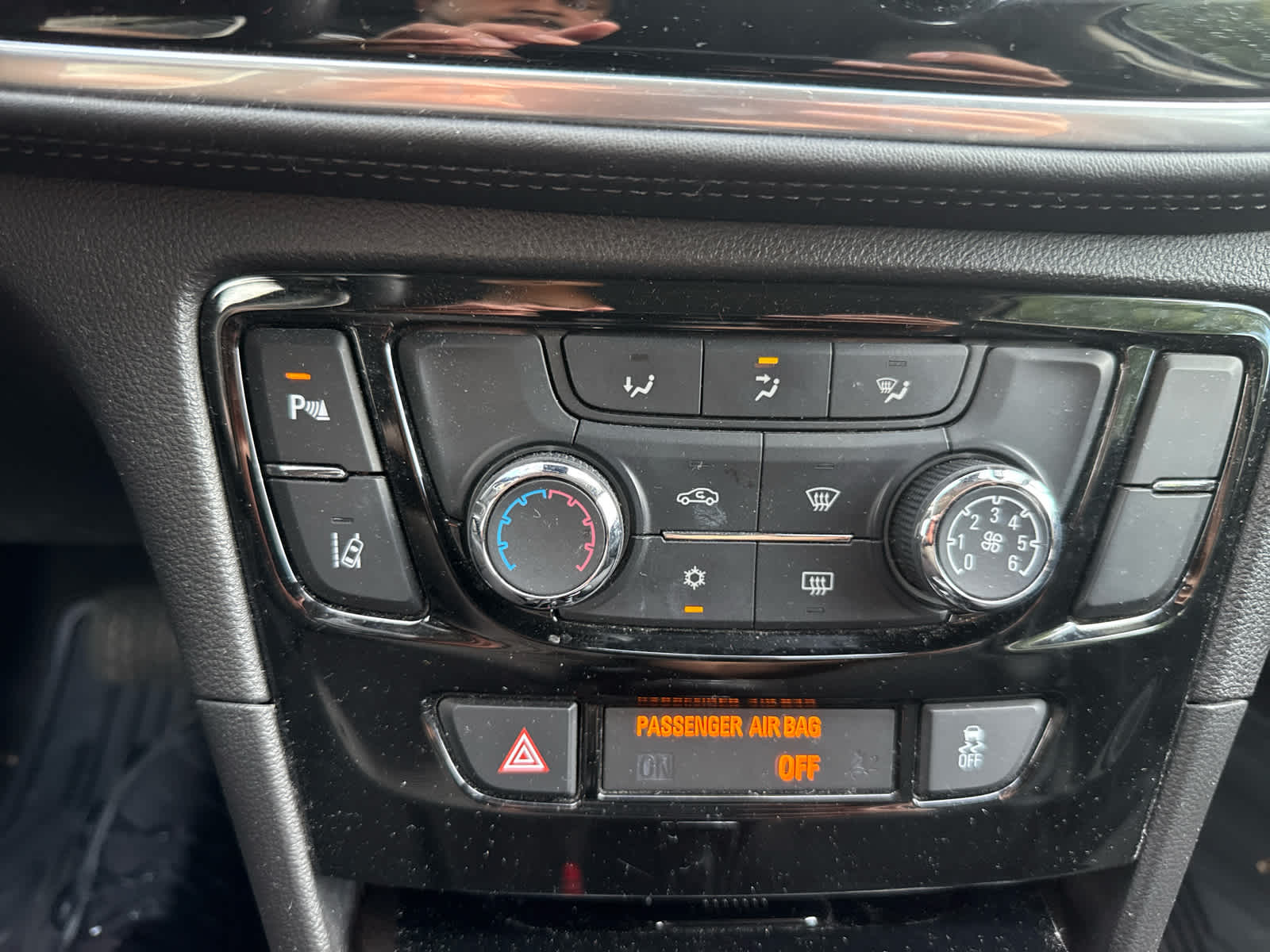 2022 Buick Encore Preferred photo 12