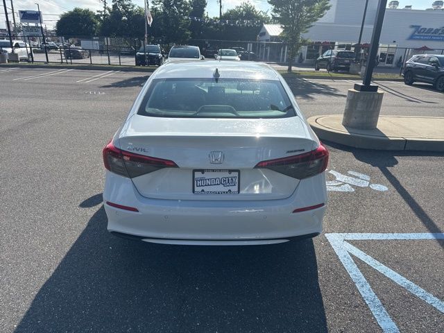 2022 Honda Civic Touring photo 4